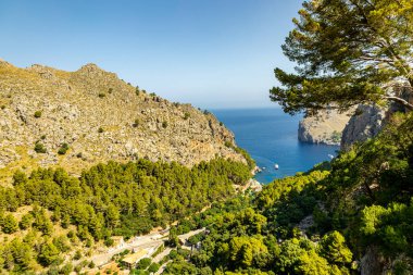 Mallorca-Sller-İspanya 'nın güzel Balear adasının batısındaki yolda.