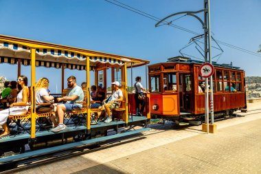 Mallorca-Sller-İspanya 'nın güzel Balear adasının batısındaki yolda.