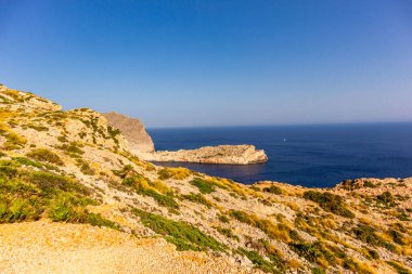 Cala Sant Vicen körfezinde, Mallorca 'nın güzel Balearic adasında tatil atmosferi
