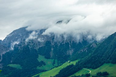 Güzel Berchtesgaden Alpleri 'nden geçerek Watzmann - Berchtesgaden - Bavyera - Almanya