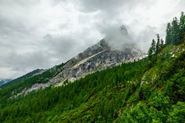 Güzel Berchtesgaden Alpleri 'nden geçerek Watzmann - Berchtesgaden - Bavyera - Almanya