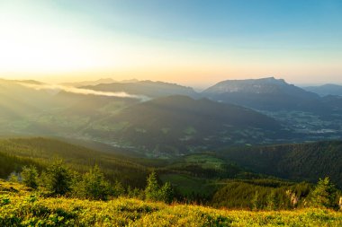 Güzel Berchtesgaden Alpleri 'nden geçerek Watzmann - Berchtesgaden - Bavyera - Almanya