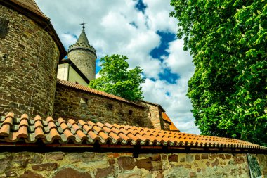Kahla-Thüringen yakınlarındaki güzel Leuchtenburg 'a Saale Vadisi' nde yaz yürüyüşü turu.
