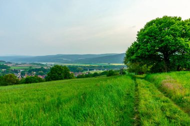 Yaz bisikletiyle Schmalkalden kırsalından geçip Fambach, Thüringen ve Almanya yakınlarındaki Werratal 'a gidiyoruz.