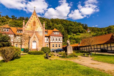 Almanya 'nın Saksonya-Anhalt şehrindeki güzel, yarı keresteli Stolberg kasabasında güney Harz bölgesini keşfediyor.