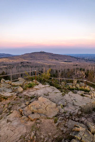 Günbatımı turu Harz Ulusal Parkı 'ndan Torfhaus yakınlarındaki Achtermannshhe' ye - Aşağı Saksonya - Almanya