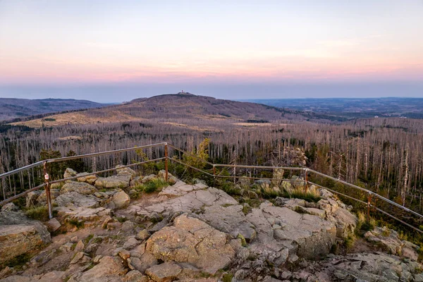 Günbatımı turu Harz Ulusal Parkı 'ndan Torfhaus yakınlarındaki Achtermannshhe' ye - Aşağı Saksonya - Almanya