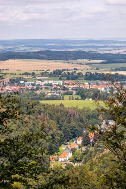 Bad Tabarz - Thüringen - Almanya yakınlarındaki Thuringian Ormanı 'nda yaz yürüyüşü