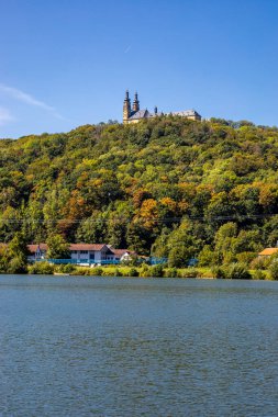 Bad Staffelstein - Bavyera - Almanya yakınlarındaki Yukarı Franconian kırsalında yaz yürüyüşü