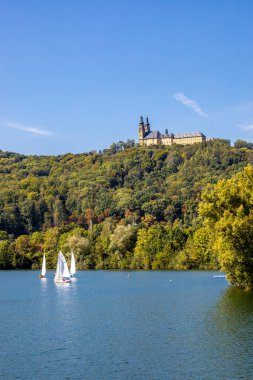 Bad Staffelstein - Bavyera - Almanya yakınlarındaki Yukarı Franconian kırsalında yaz yürüyüşü