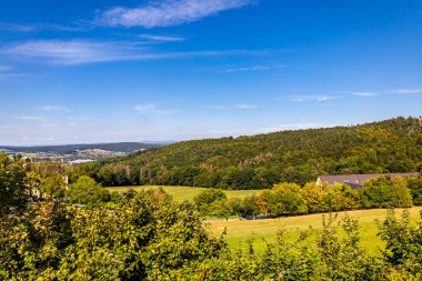 Bad Staffelstein - Bavyera - Almanya yakınlarındaki Yukarı Franconian kırsalında yaz yürüyüşü