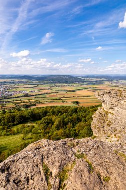 Bad Staffelstein - Bavyera - Almanya yakınlarındaki Yukarı Franconian kırsalında yaz yürüyüşü