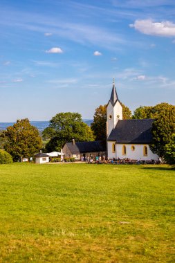 Bad Staffelstein - Bavyera - Almanya yakınlarındaki Yukarı Franconian kırsalında yaz yürüyüşü