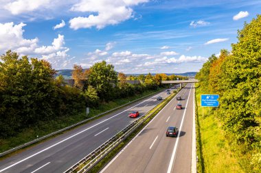 Bad Staffelstein - Bavyera - Almanya yakınlarındaki Yukarı Franconian kırsalında yaz yürüyüşü