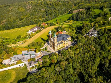 Bad Staffelstein - Bavyera - Almanya yakınlarındaki Yukarı Franconian kırsalında yaz yürüyüşü