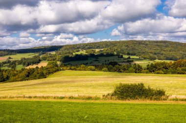 Thüringen 'in güneyinde Meiningen yakınlarındaki Hohe Geba civarında güzel bir yürüyüş.