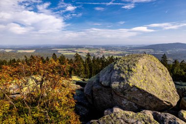 Bischofsgrn 'daki Fichtelgebirge' de güzel bir sonbahar yürüyüşü, Yukarı Franconia - Bavyera - Almanya