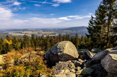 Bischofsgrn 'daki Fichtelgebirge' de güzel bir sonbahar yürüyüşü, Yukarı Franconia - Bavyera - Almanya