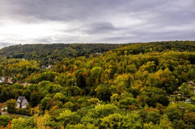 Jena - Thüringen yakınlarındaki Saale-Horizontale boyunca güzel bir sonbahar yürüyüşü.