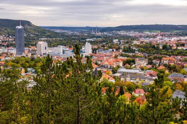 Jena - Thüringen yakınlarındaki Saale-Horizontale boyunca güzel bir sonbahar yürüyüşü.
