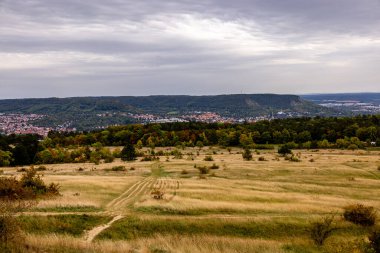 Jena - Thüringen yakınlarındaki Saale-Horizontale boyunca güzel bir sonbahar yürüyüşü.