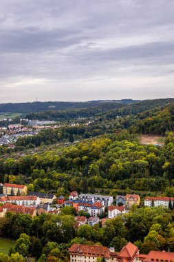Jena - Thüringen yakınlarındaki Saale-Horizontale boyunca güzel bir sonbahar yürüyüşü.