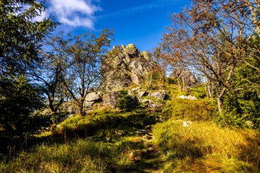 Thüringen Ormanı 'nda Oberhof ve Suhl üzerinden Almanya üzerinden sonbahar bisiklet turu
