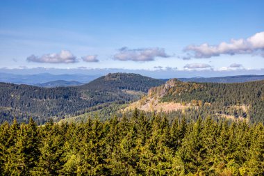 Thüringen Ormanı 'nda Oberhof ve Suhl üzerinden Almanya üzerinden sonbahar bisiklet turu