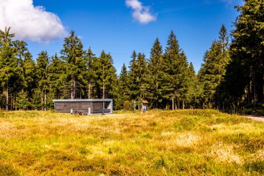 Thüringen Ormanı 'nda Oberhof ve Suhl üzerinden Almanya üzerinden sonbahar bisiklet turu
