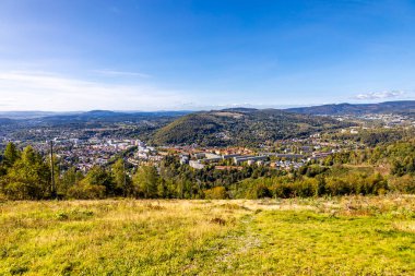 Thüringen Ormanı 'nda Oberhof ve Suhl üzerinden Almanya üzerinden sonbahar bisiklet turu