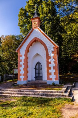 Thüringen Ormanı 'nda Oberhof ve Suhl üzerinden Almanya üzerinden sonbahar bisiklet turu