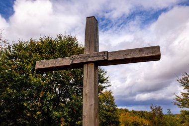 Kyffhuser - Thüringen - Almanya 'daki Hohe Schrecke Doğa Parkı' nda sonbahar yürüyüşü