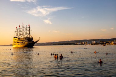 Alanya ilinin kapılarındaki Türk Rivera 'sında yaz sonu günleri - Türkiye