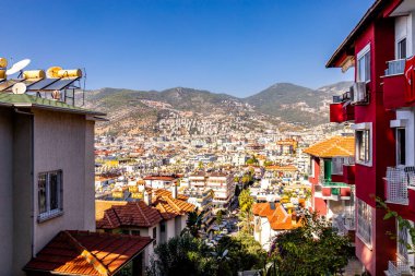 Alanya kentini, Türkiye Rivera 'daki heybetli şatosuyla keşfediyor - Türkiye