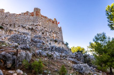Alanya kentini, Türkiye Rivera 'daki heybetli şatosuyla keşfediyor - Türkiye
