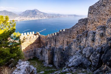 Alanya kentini, Türkiye Rivera 'daki heybetli şatosuyla keşfediyor - Türkiye
