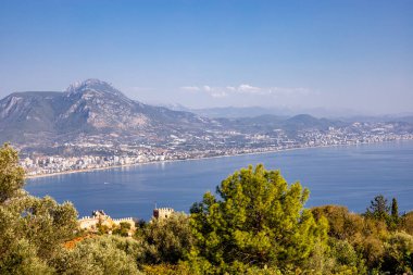 Alanya kentini, Türkiye Rivera 'daki heybetli şatosuyla keşfediyor - Türkiye