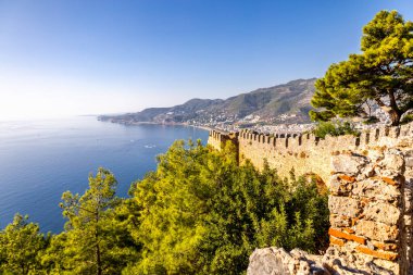 Alanya kentini, Türkiye Rivera 'daki heybetli şatosuyla keşfediyor - Türkiye