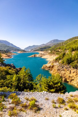 Türkiye 'nin iç kesimlerindeki Alanya yakınlarındaki Dim rezervuarına keşif gezisi
