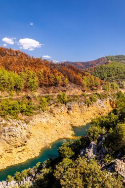 Türkiye 'nin iç kesimlerindeki Alanya yakınlarındaki Dim rezervuarına keşif gezisi