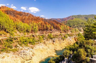 Türkiye 'nin iç kesimlerindeki Alanya yakınlarındaki Dim rezervuarına keşif gezisi
