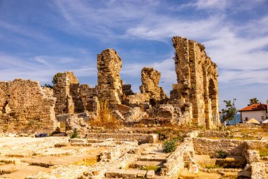 Türkiye 'nin Rivera kentinin antik kenti boyunca keşif turu