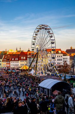 Soğuk bir kış gününde Thüringen 'in başkentinde yürümek - Erfurt - Almanya