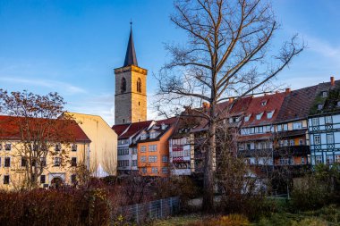 Soğuk bir kış gününde Thüringen 'in başkentinde yürümek - Erfurt - Almanya