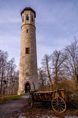 Bad Berka yakınlarındaki Ilm 'de bahar yürüyüşü muhteşem güneş ışığında - Thüringen - Almanya