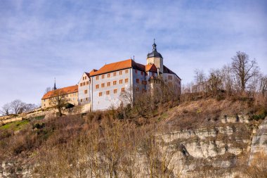 Dornburg-Camburg yakınlarındaki güzel Saale Vadisi 'nde bahar yürüyüşü - Thüringen - Almanya