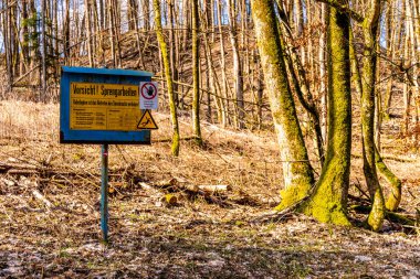 Vacha-Thüringen yakınlarındaki eşsiz Werra Vadisi 'nde bahar yürüyüşü.