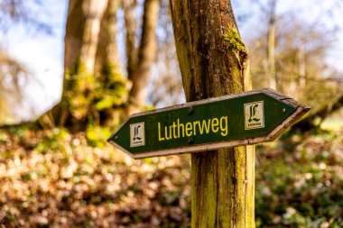 Hildburghausen - Thüringen - Almanya 'nın güzel Heldburger Diyarı' nda harika bir bahar yürüyüşü.