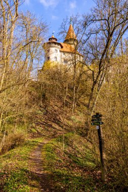Hildburghausen - Thüringen - Almanya 'nın güzel Heldburger Diyarı' nda harika bir bahar yürüyüşü.