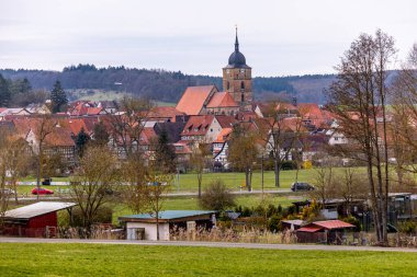 Hildburghausen - Thüringen - Almanya 'nın güzel Heldburger Diyarı' nda harika bir bahar yürüyüşü.